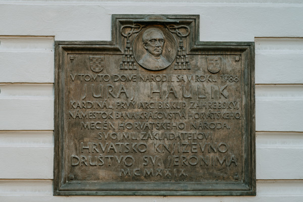 Pamätná tabuľa Juraja Haulíka