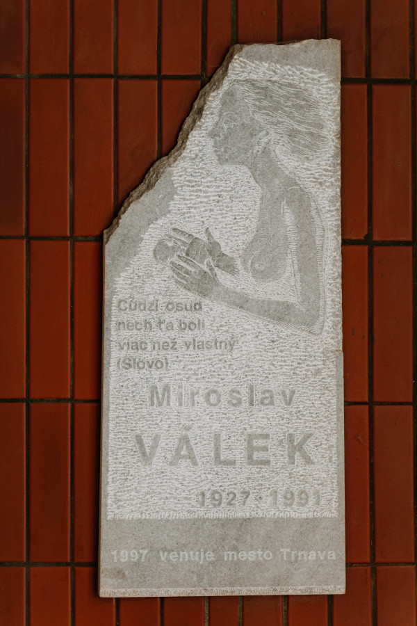 Pamätná tabuľa Miroslava Váleka
