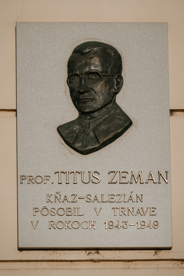 Pamätná tabuľa Titusovi Zemanovi