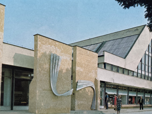 Reliéf fasády domu nábytku