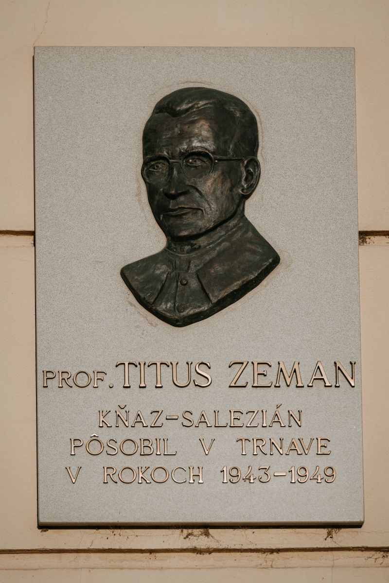 Pamätná tabuľa Titusovi Zemanovi