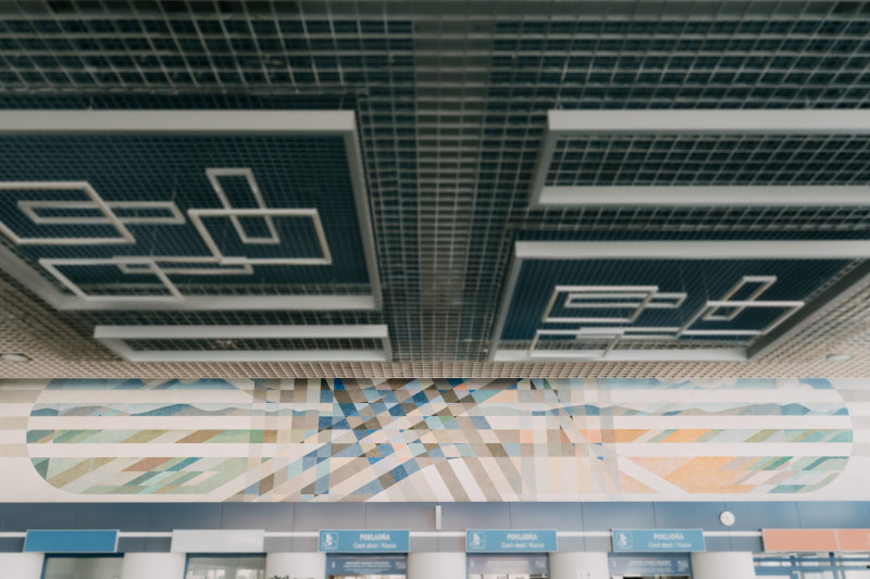 Štukolustro v staničnej hale