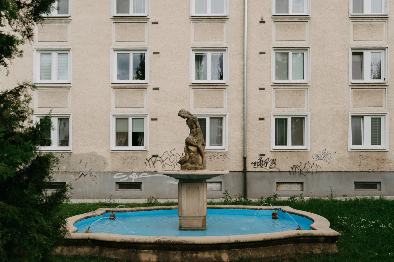 Fontána Dievča s kačkou