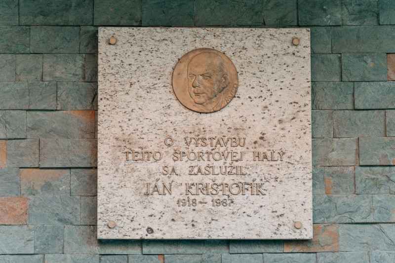 Pamätná tabuľa Jánovi Krištofíkovi