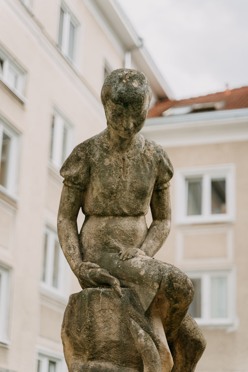 Fontána Dievča s kačkou