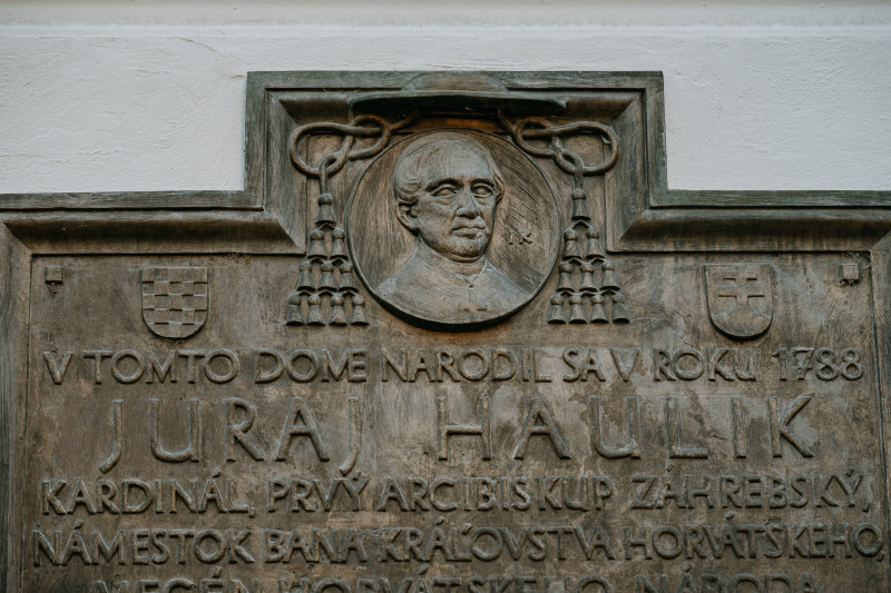 Pamätná tabuľa Juraja Haulíka